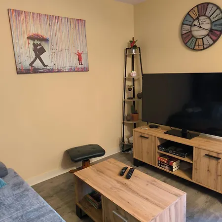 Le Logis Dans La Place De Deux