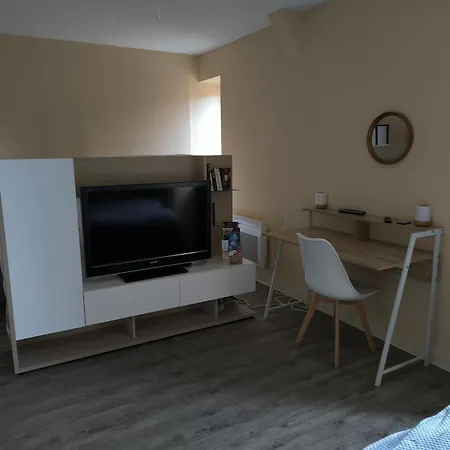Le Logis Dans La Place De Deux Apartmán *